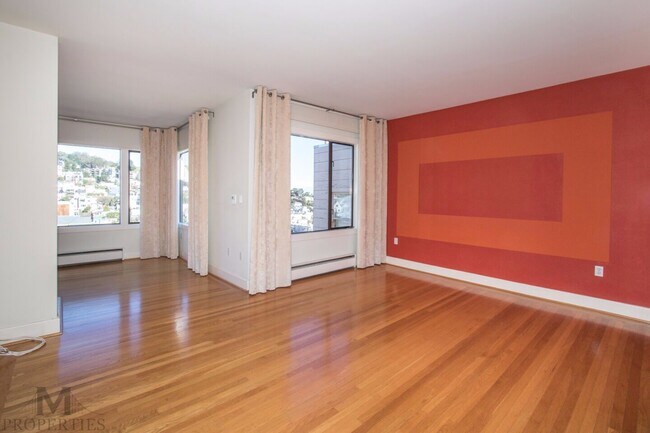 Building Photo - Eureka Valley/Castro 4 Bed + Bonus Room, 3 Bath, 2 Car Garage, City & Valley Views
