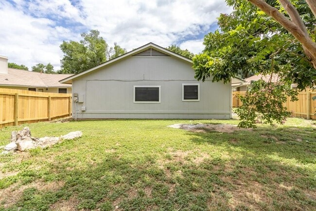 Building Photo - 5703 Shreveport Dr