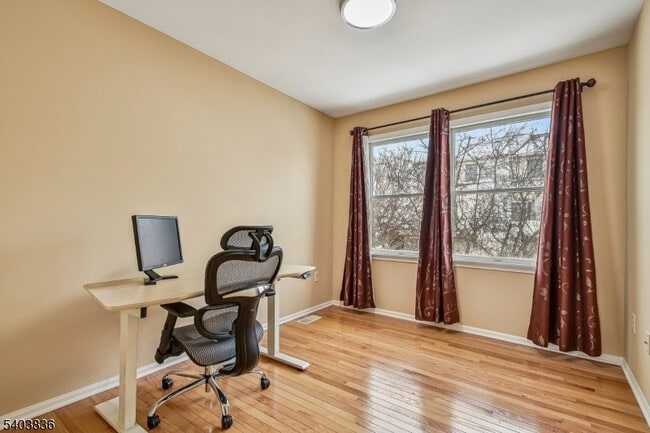 Building Photo - 29 Summerhill Dr