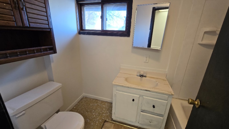 Building Photo - 336 2nd Ave S