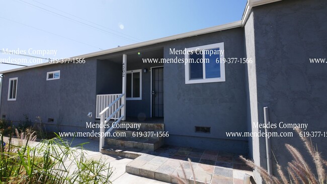 Building Photo - Clean & Updated 3 BD/ 1 BA House near Azae...