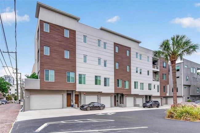 Building Photo - 374 6th St S