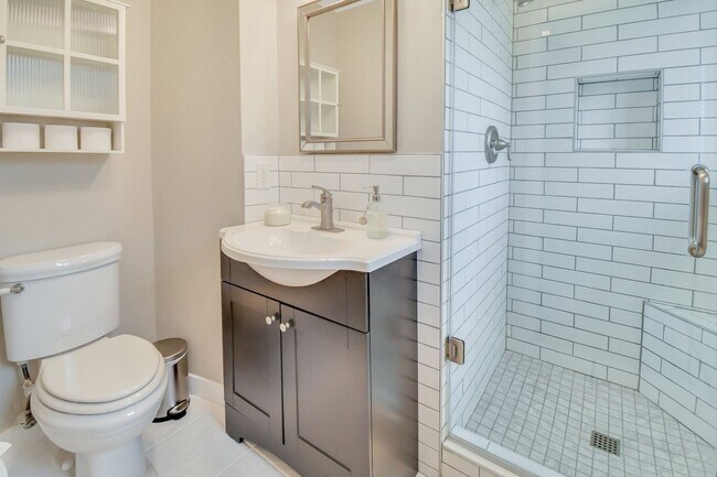 Building Photo - Fully Furnished Mid or Long Term Home on Whitemarsh Island!