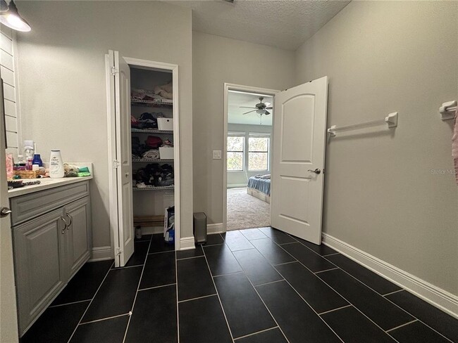 Building Photo - 9136 Fox Sparrow Rd