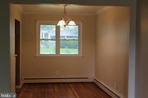 Building Photo - 423 Roseanna Ave