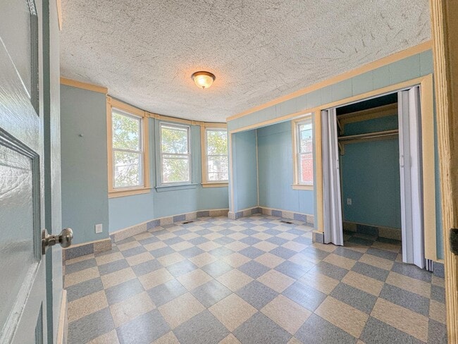 Building Photo - 1104 Adriatic Ave