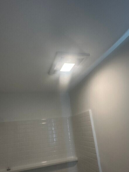 Building Photo - 76 Benham St