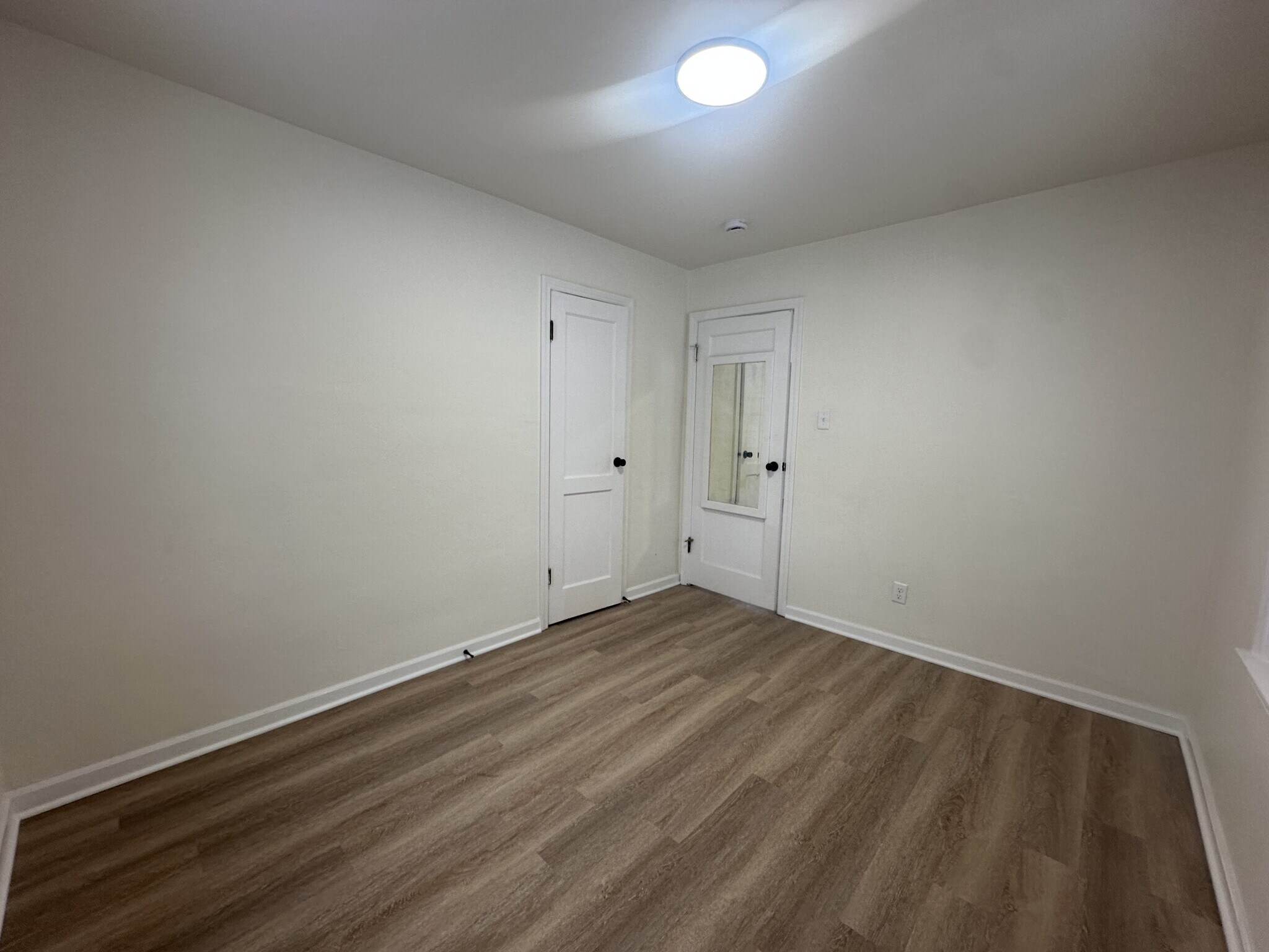 Building Photo - 2905 Mitchell Pl