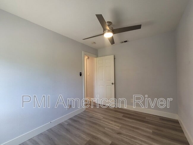 Building Photo - 5400 Del Norte Blvd