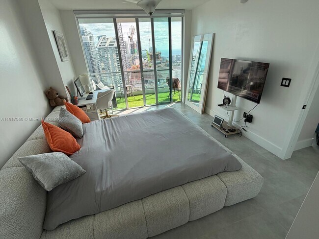 Building Photo - 92 SW 3rd St