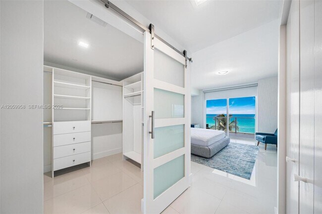 Building Photo - 3951 S Ocean Dr