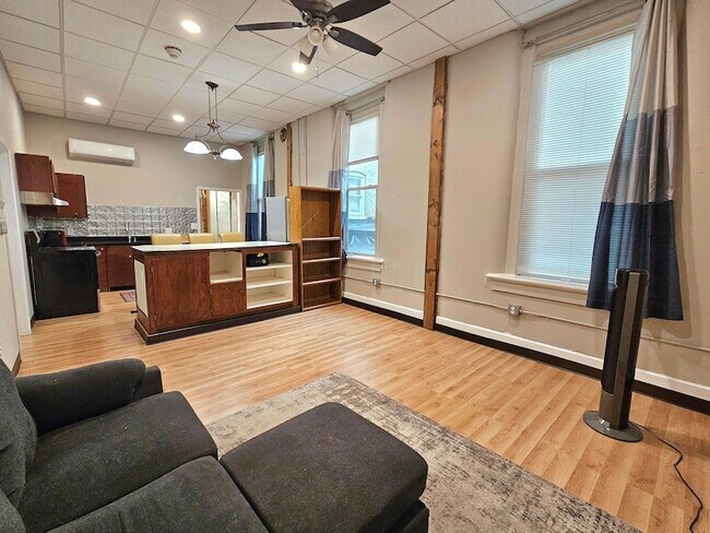 Building Photo - 4 N Park Pl