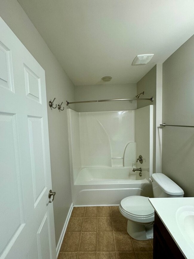 Building Photo - 3BR/2BA TOWNHOUSE IN BEREWICK - AVAILABLE ...