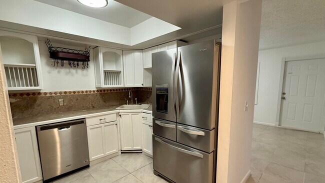 Building Photo - 9243 Green Meadows Way