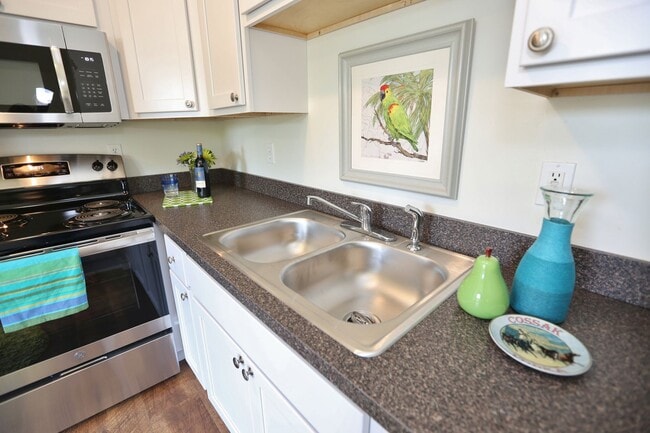 Building Photo - COMPLETELY UPDATED & READY 05-08-26!! 2-Bedroom 2nd Floor Duplex Just Minutes to the Beach!