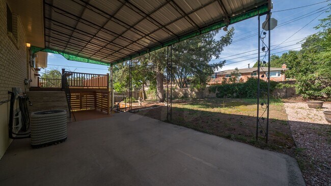 Building Photo - Charming Palmer Park Home - 4BR/3BA with F...