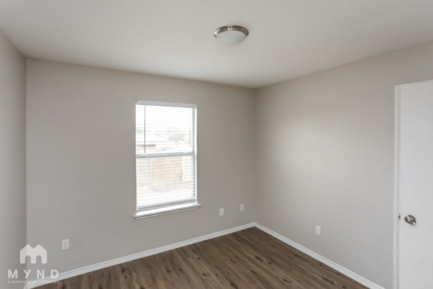 Building Photo - 4725 Orchard Ridge Dr