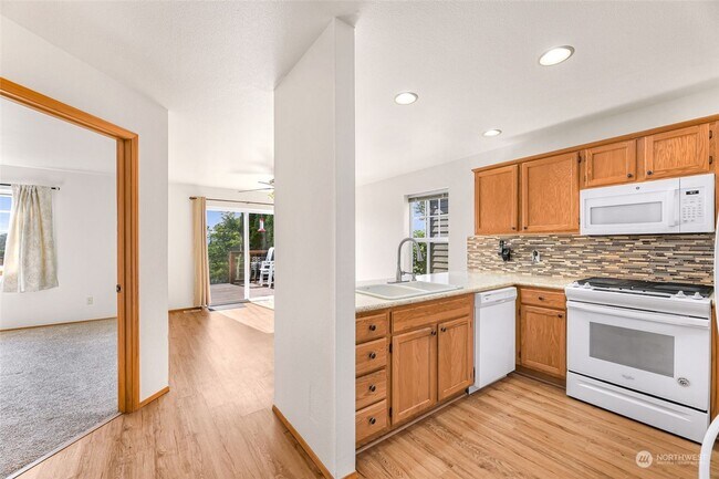 Building Photo - Beautiful 4 Bedroom Home in Ferndale!