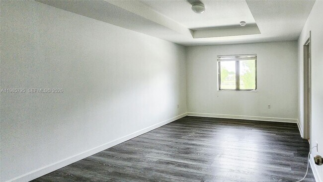 Building Photo - 470 NE 194th Terrace