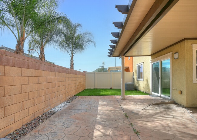 Building Photo - 34212 Woodmont