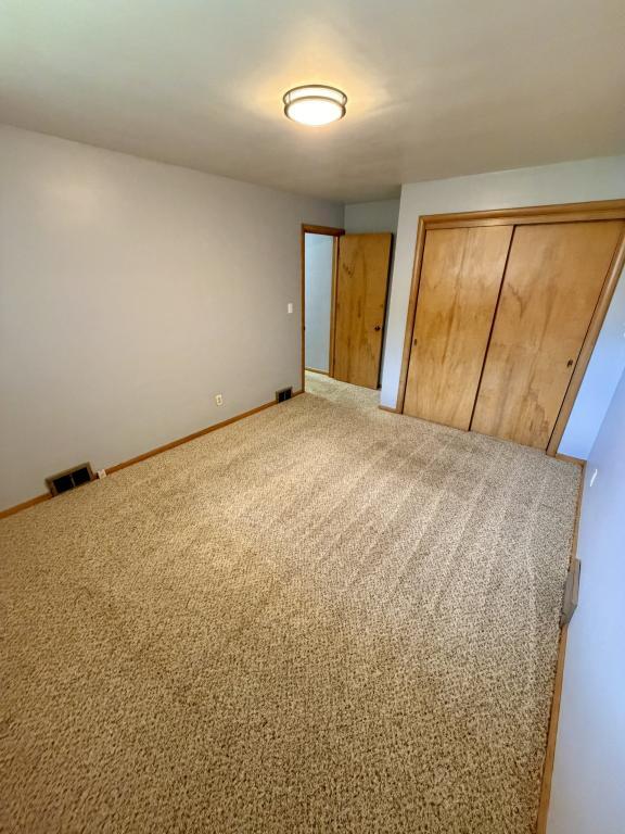 Building Photo - 521 Collins Ave