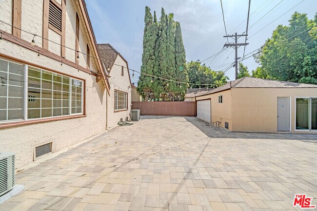 Building Photo - 5430 Monroe St