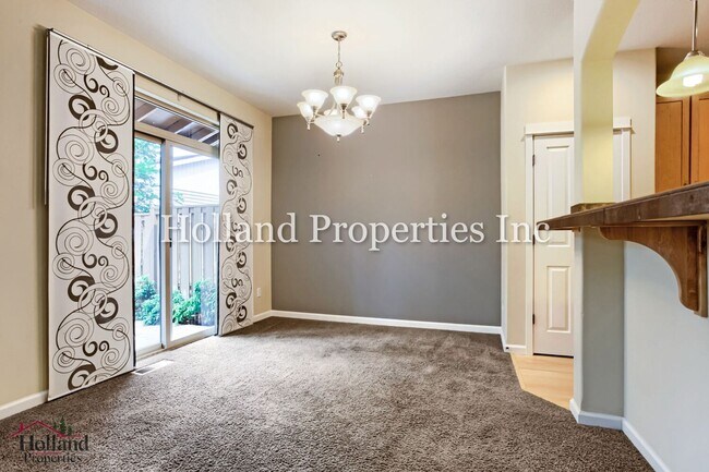Building Photo - 4949 SW 141st Ave