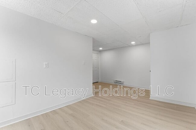 Building Photo - 16 Flint St