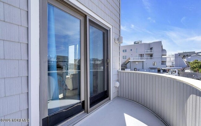 Building Photo - 2108 S Ocean Ave