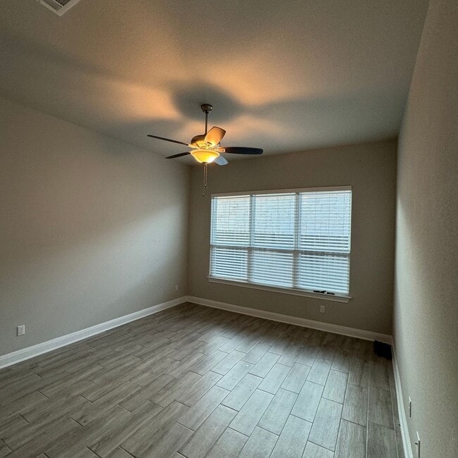 Building Photo - 3750 E Palm Valley Blvd