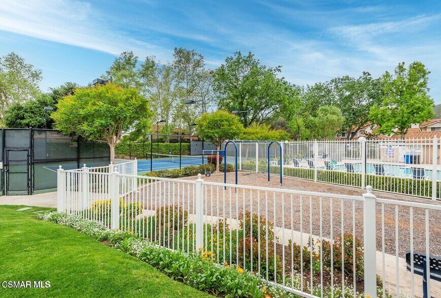 Building Photo - 4862 Martona Dr