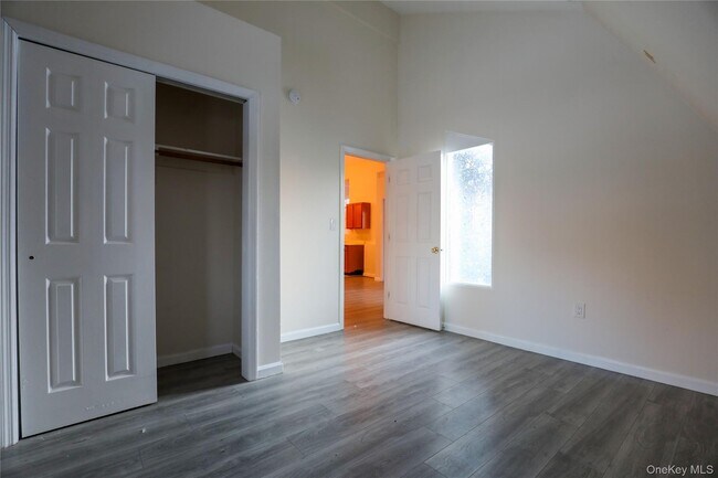 Building Photo - 1116 NY-28