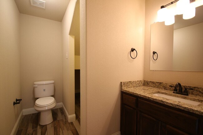 Building Photo - Little Piece of HEAVEN~3/2.5 Home w/ Open ...