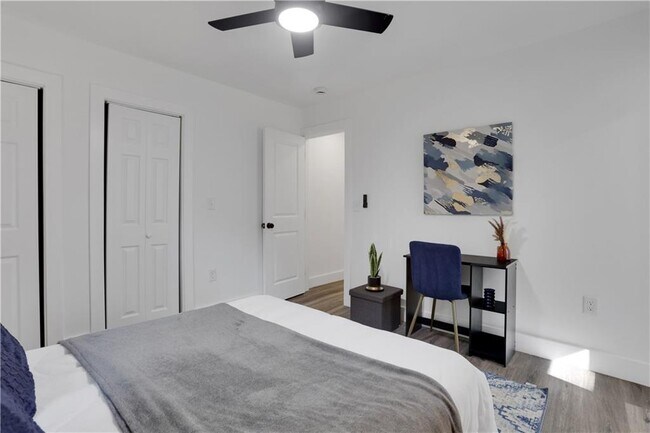 Building Photo - 2466 Old Hapeville Rd SW