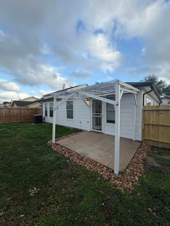 Building Photo - 13426 Sanderford Ln