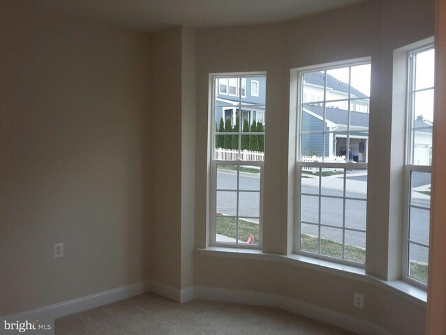 Building Photo - 6041 Maple Hill Rd