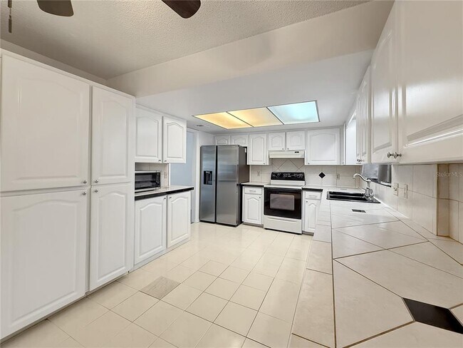 Building Photo - 7308 Wethersfield Dr