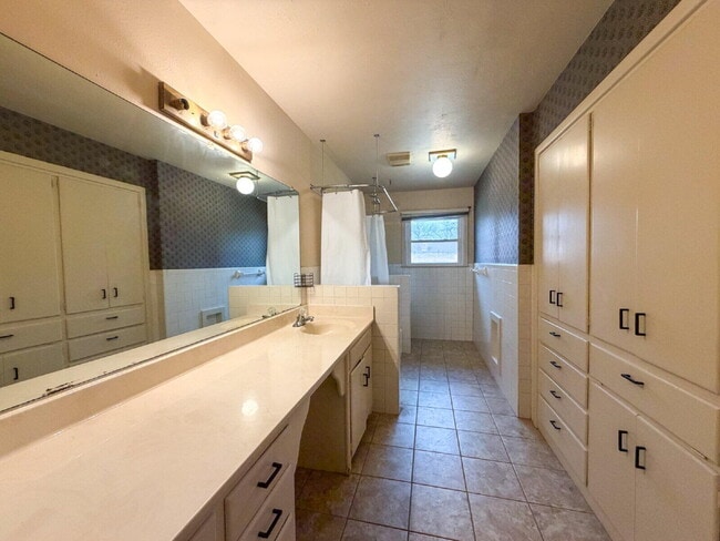 Building Photo - 3414 57th St