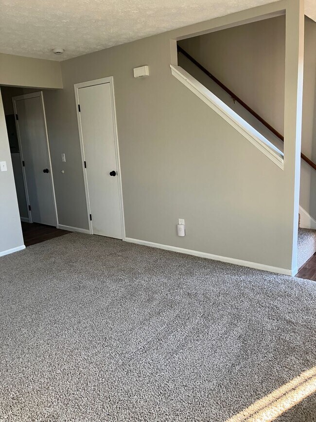 Building Photo - 2 Bedroom and 1.5 Bath Townhome - Troy, Ohio!