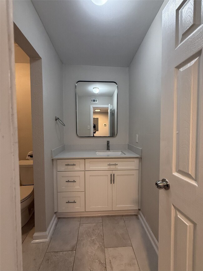 Building Photo - 1824 Thonig Rd