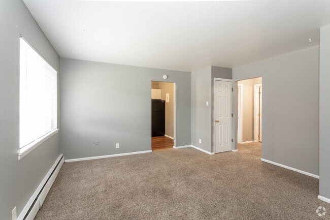 2BR, 1BA - 690SF - De Cortez