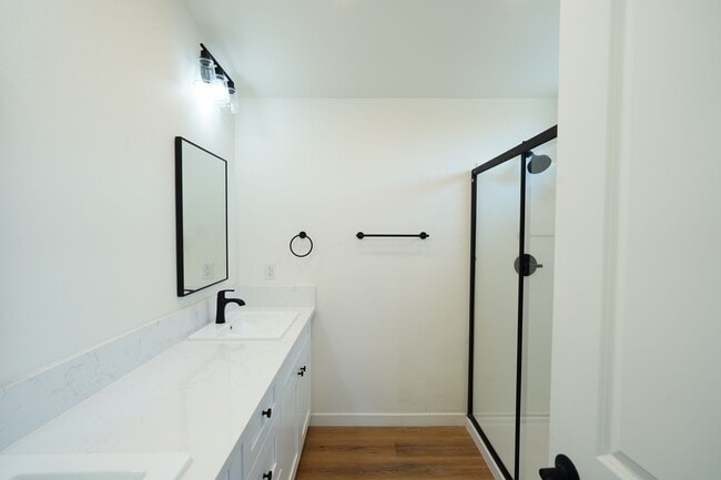 Building Photo - 4805 Charlotte Way