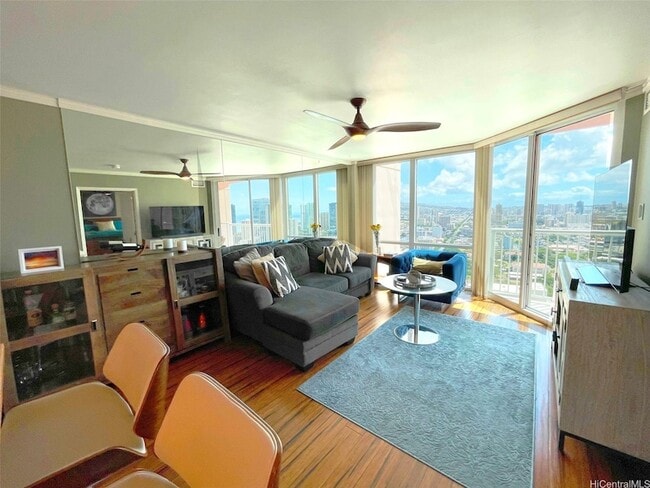 Building Photo - 801 S King St