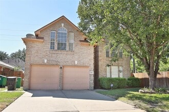 Building Photo - 10511 N Shadowdale Dr