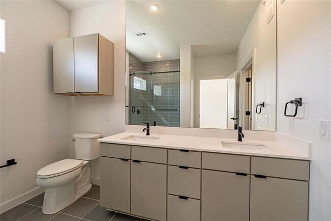 Building Photo - 100 Mockingbird Ln W