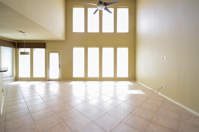 Building Photo - 1326 Laura Hills Ln
