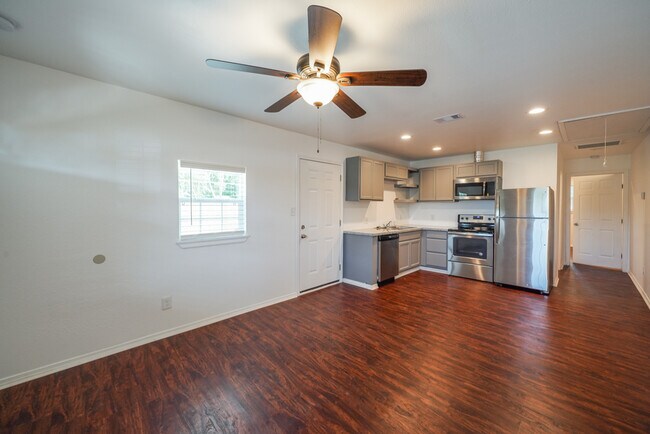 Building Photo - 4529 Rosemont St