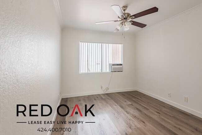Building Photo - 4069 Oakwood Ave