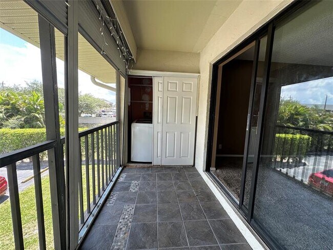 Building Photo - 9785 Pineapple Tree Dr