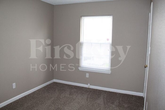 Building Photo - 3927 Burning Bush Dr